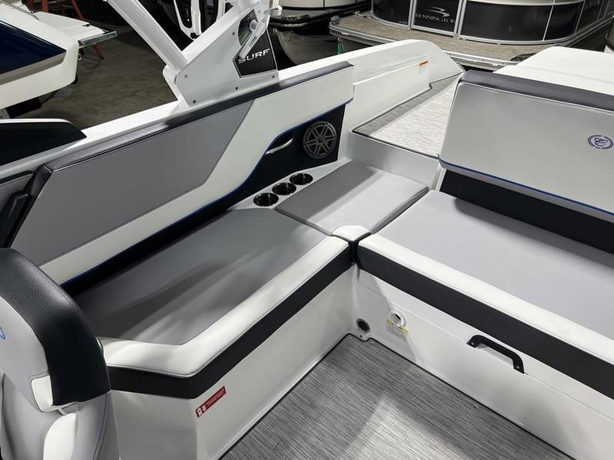 2025 Cobalt Boats CS23 Surf