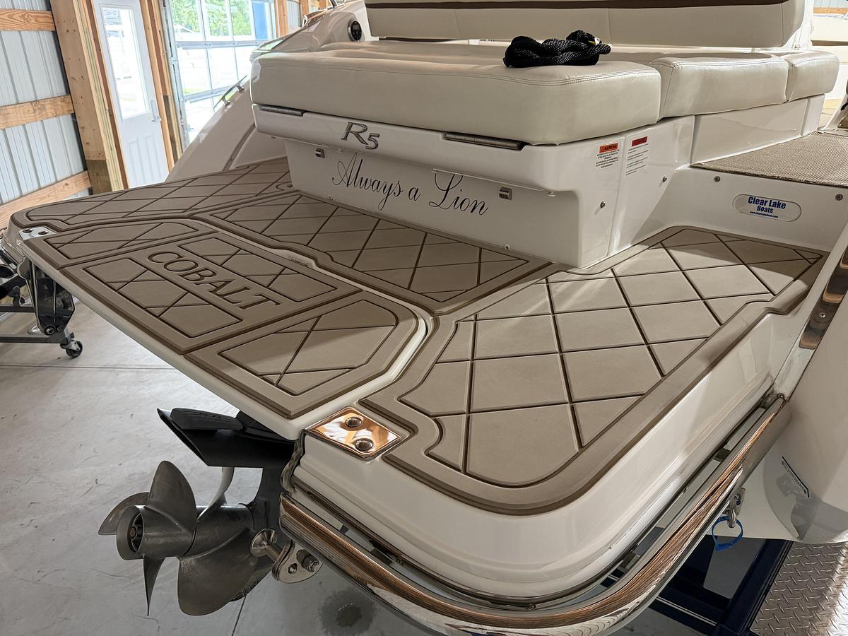 Used 2014 Cobalt Boats R5