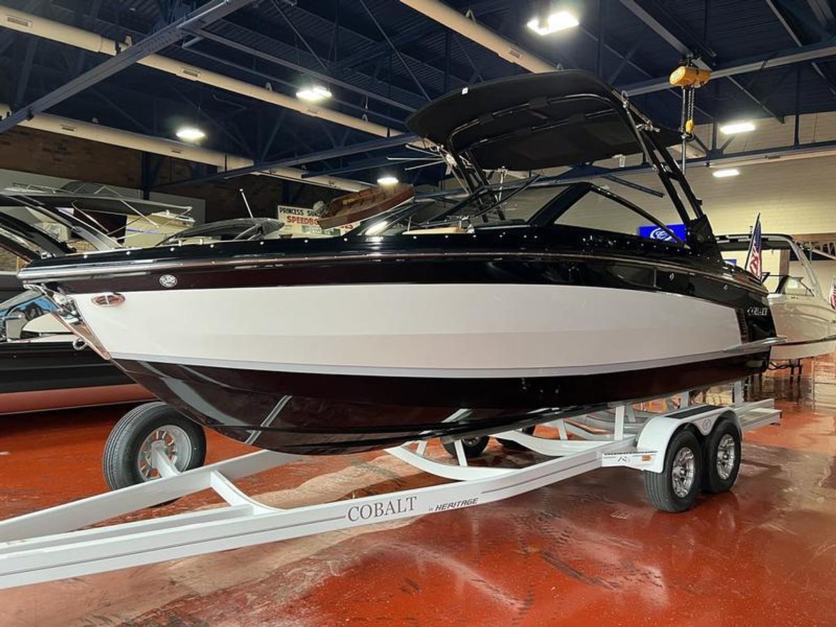 2026 Cobalt Boats R6 Surf