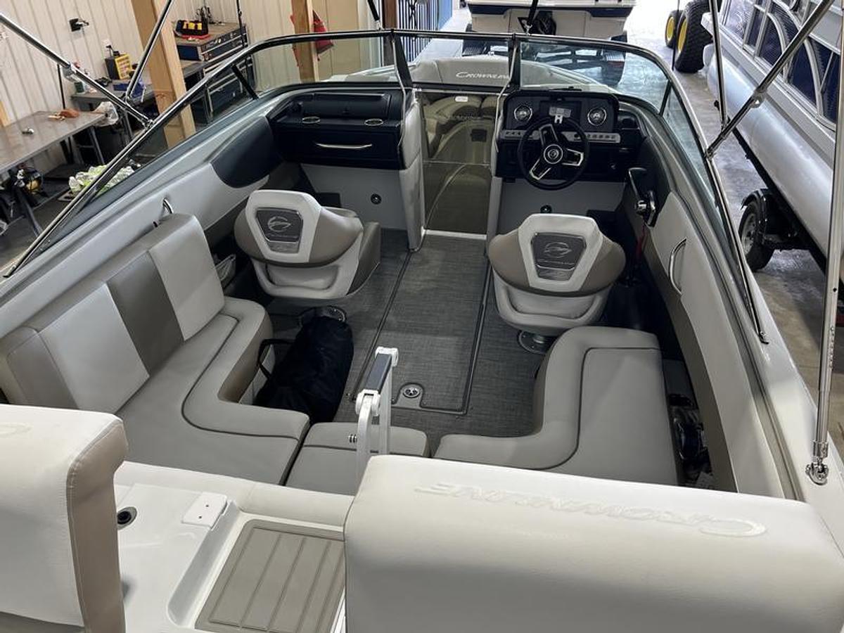 2024 Crownline 240 SS