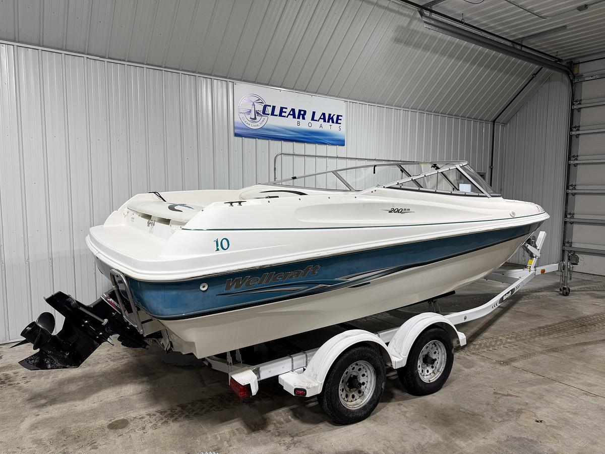 Used 2000 Wellcraft 200 SS