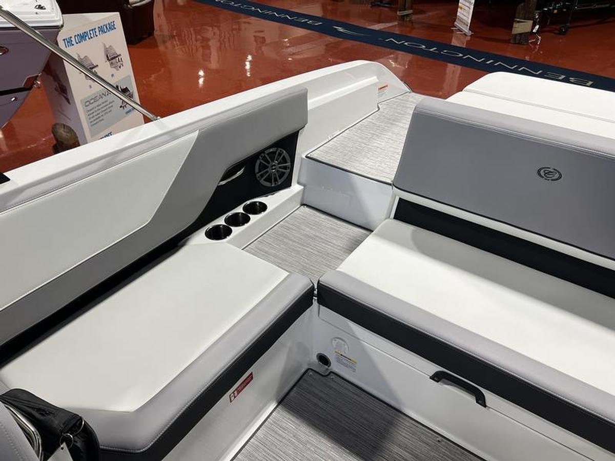 2025 Cobalt Boats CS23