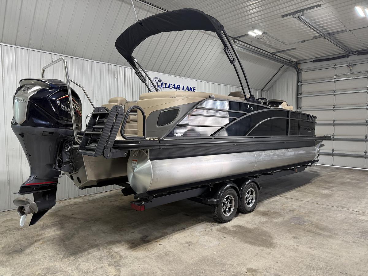 Used 2024 Bennington 23 LTFB