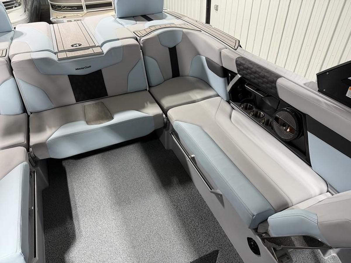 Used 2023 MasterCraft XT24