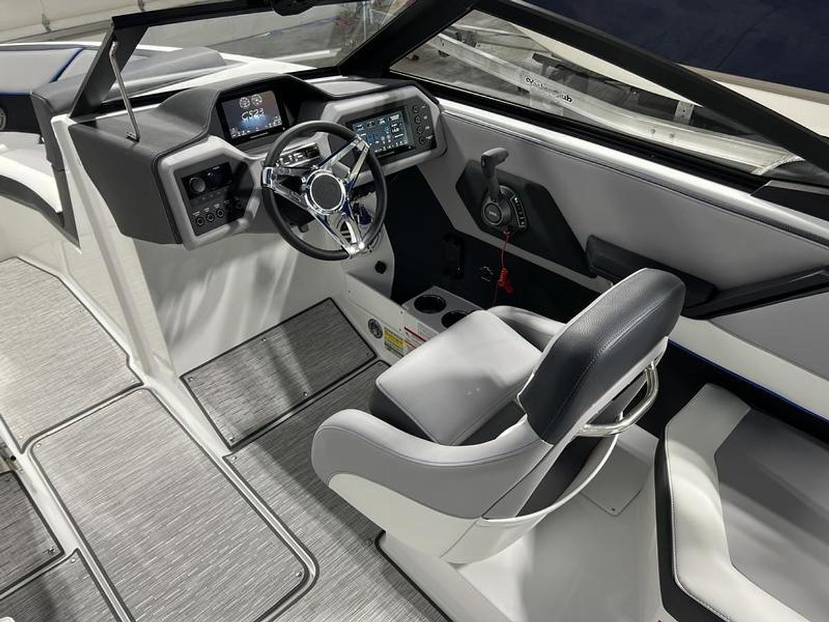 2025 Cobalt Boats CS23 Surf