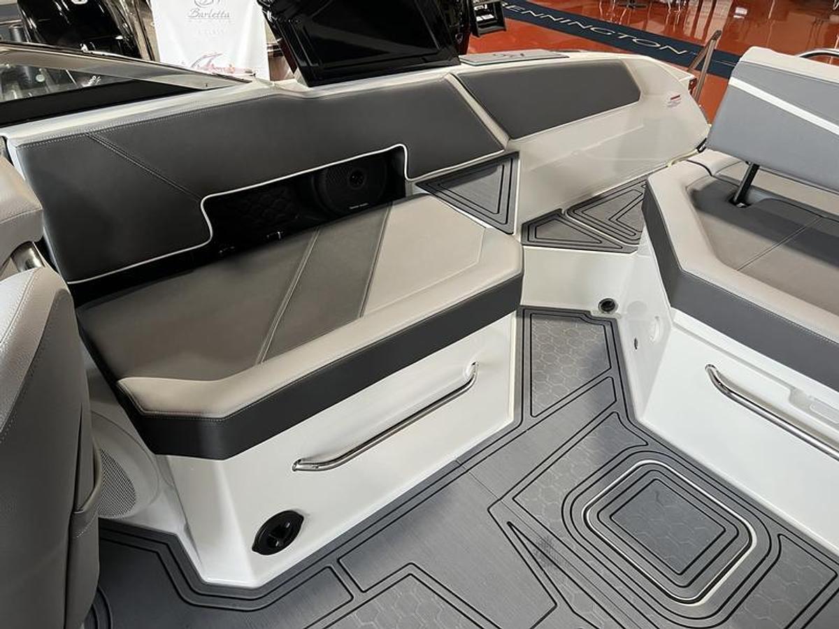 Used 2024 Cobalt Boats R6 Surf
