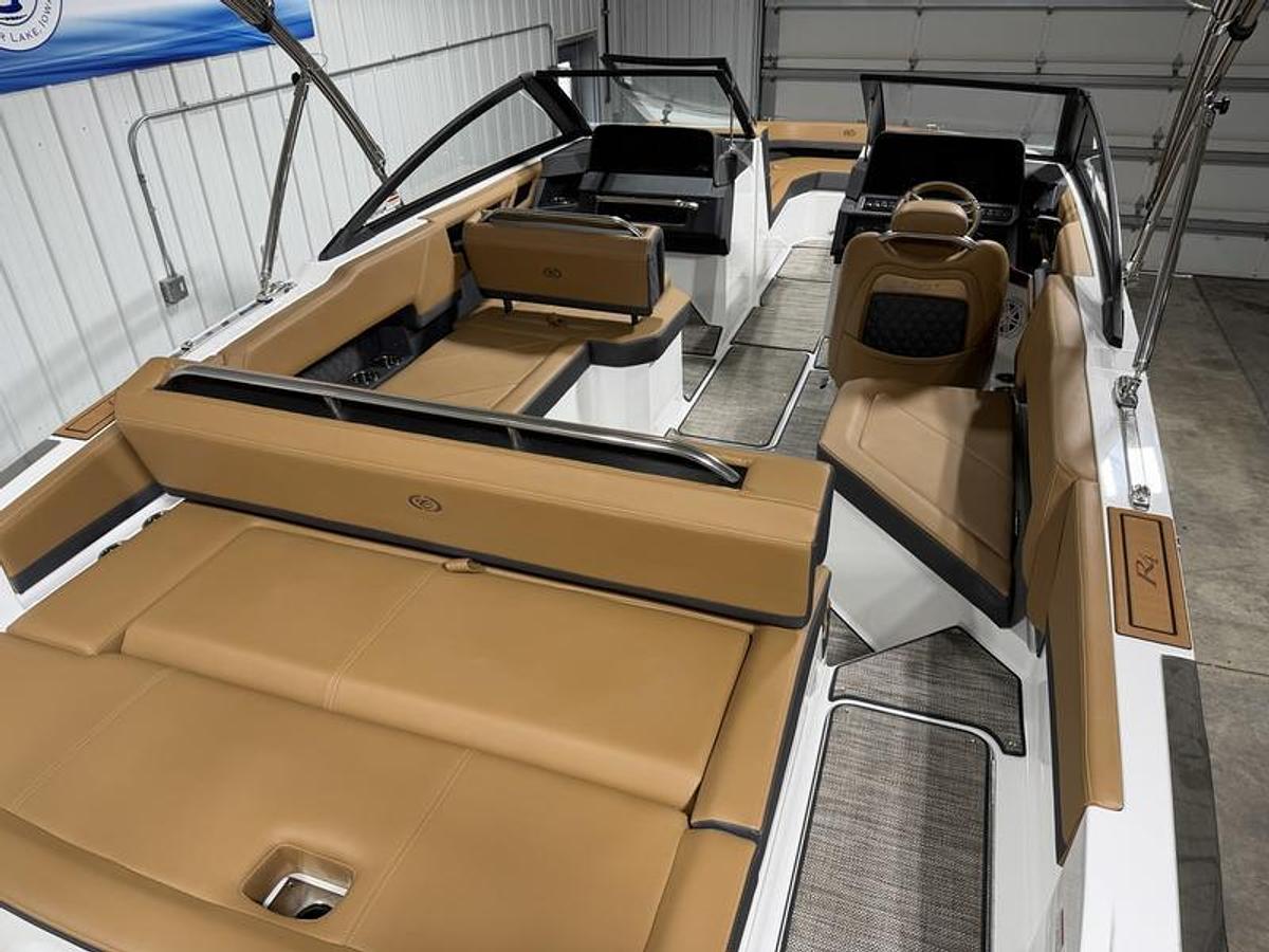 2026 Cobalt Boats R4
