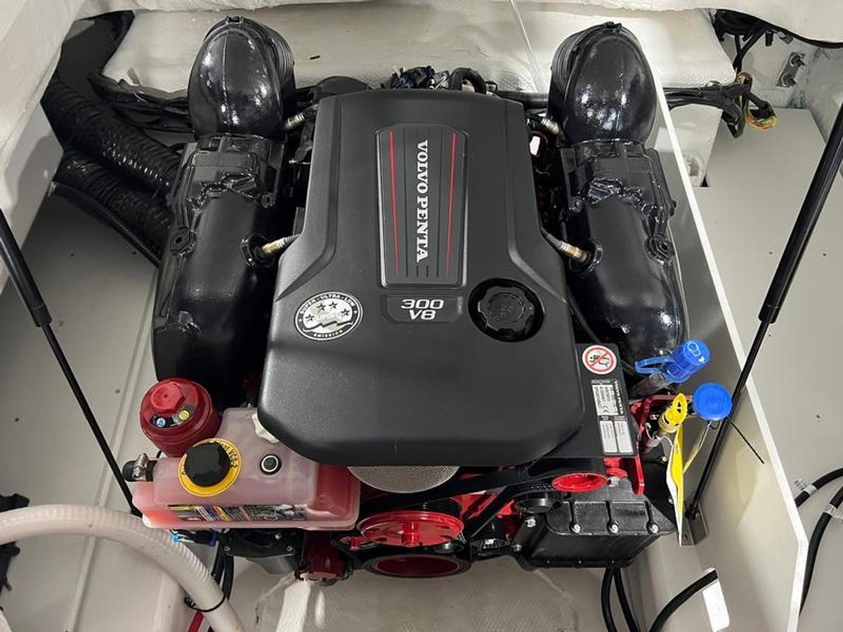 2026 Cobalt Boats R4