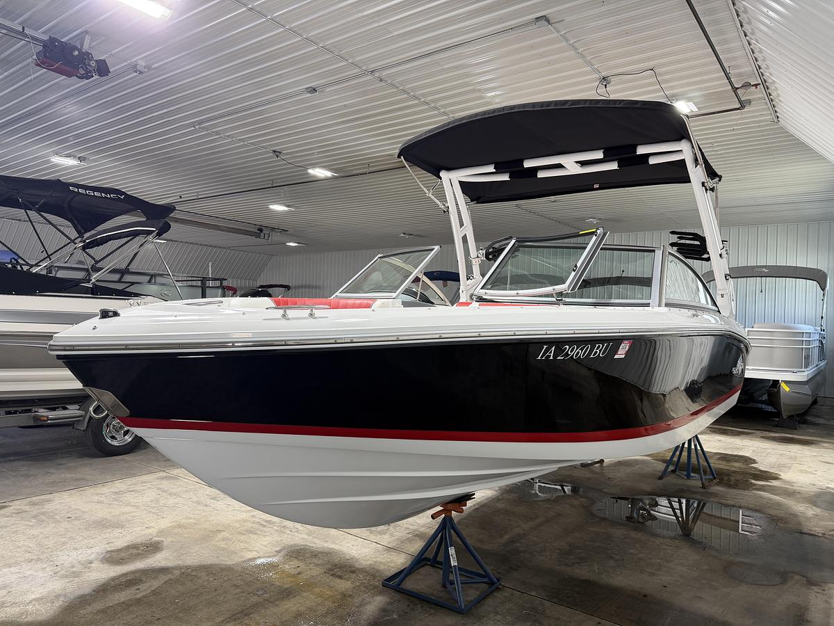 Used 2020 Cobalt Boats 220S BR