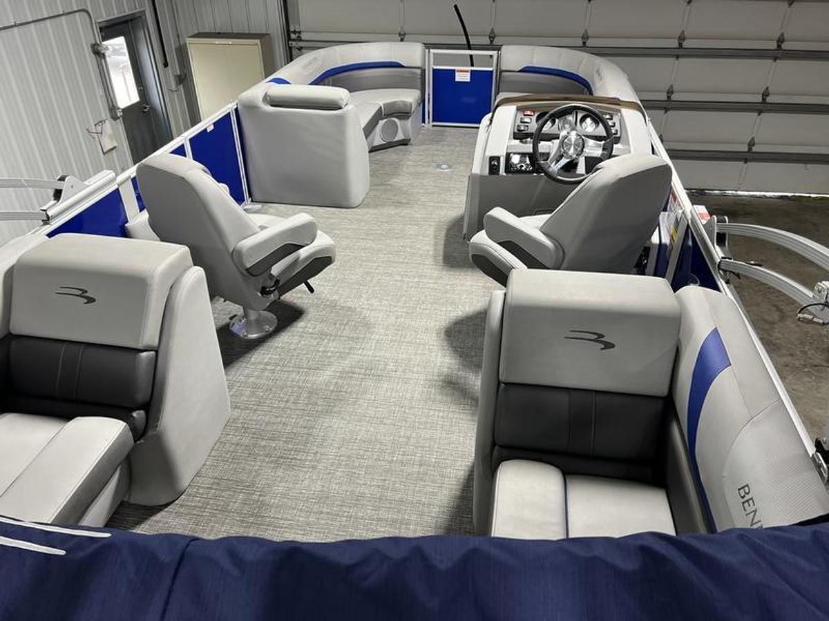 Used 2024 Bennington 23 SXSR