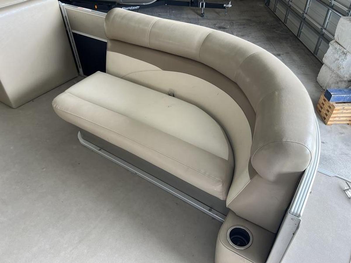 Used 2013 Crest V210