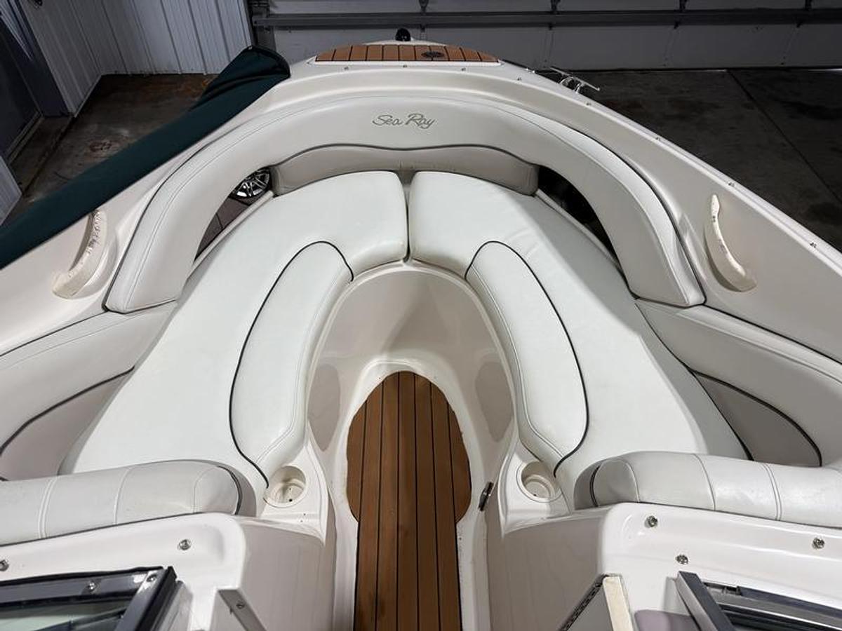 Used 2002 Sea Ray 220 BR
