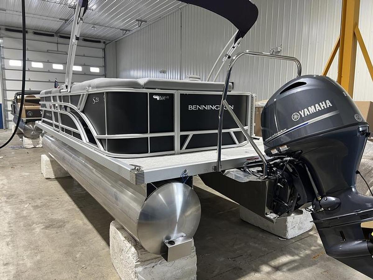2025 Bennington 23 SL