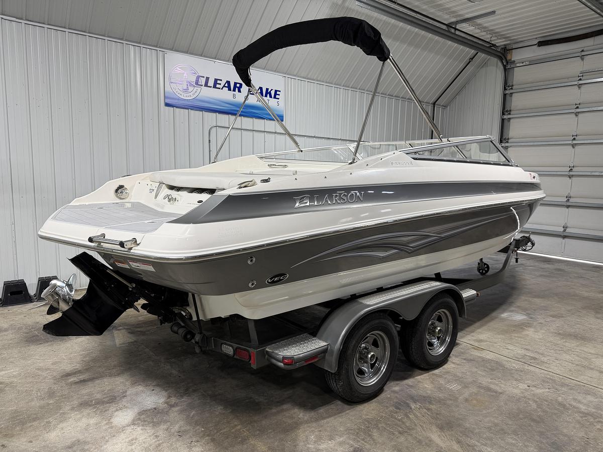 Used 2008 Larson 228 LXI