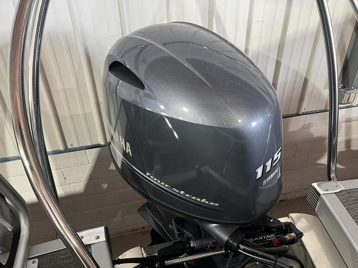 2025 Bennington 22 S CRUISE
