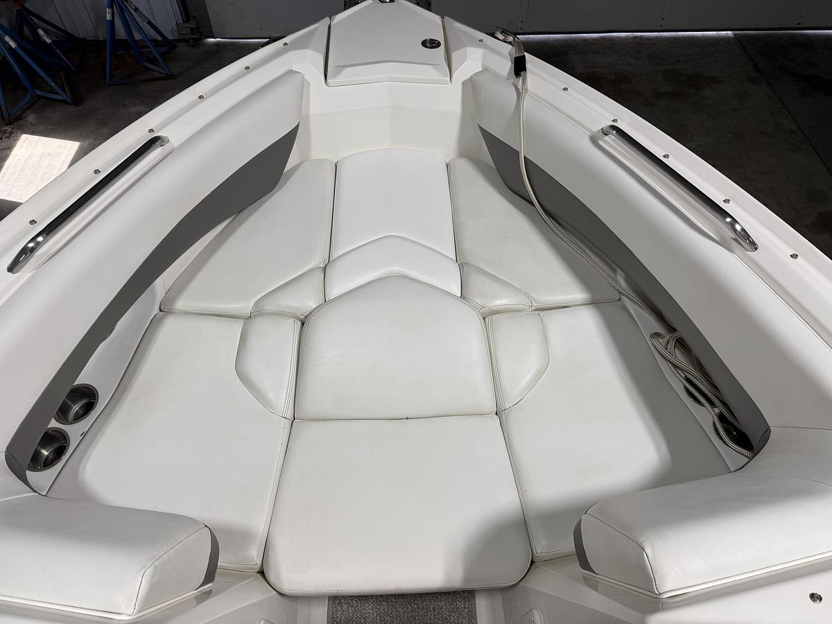 Used 2008 Larson 228 LXI