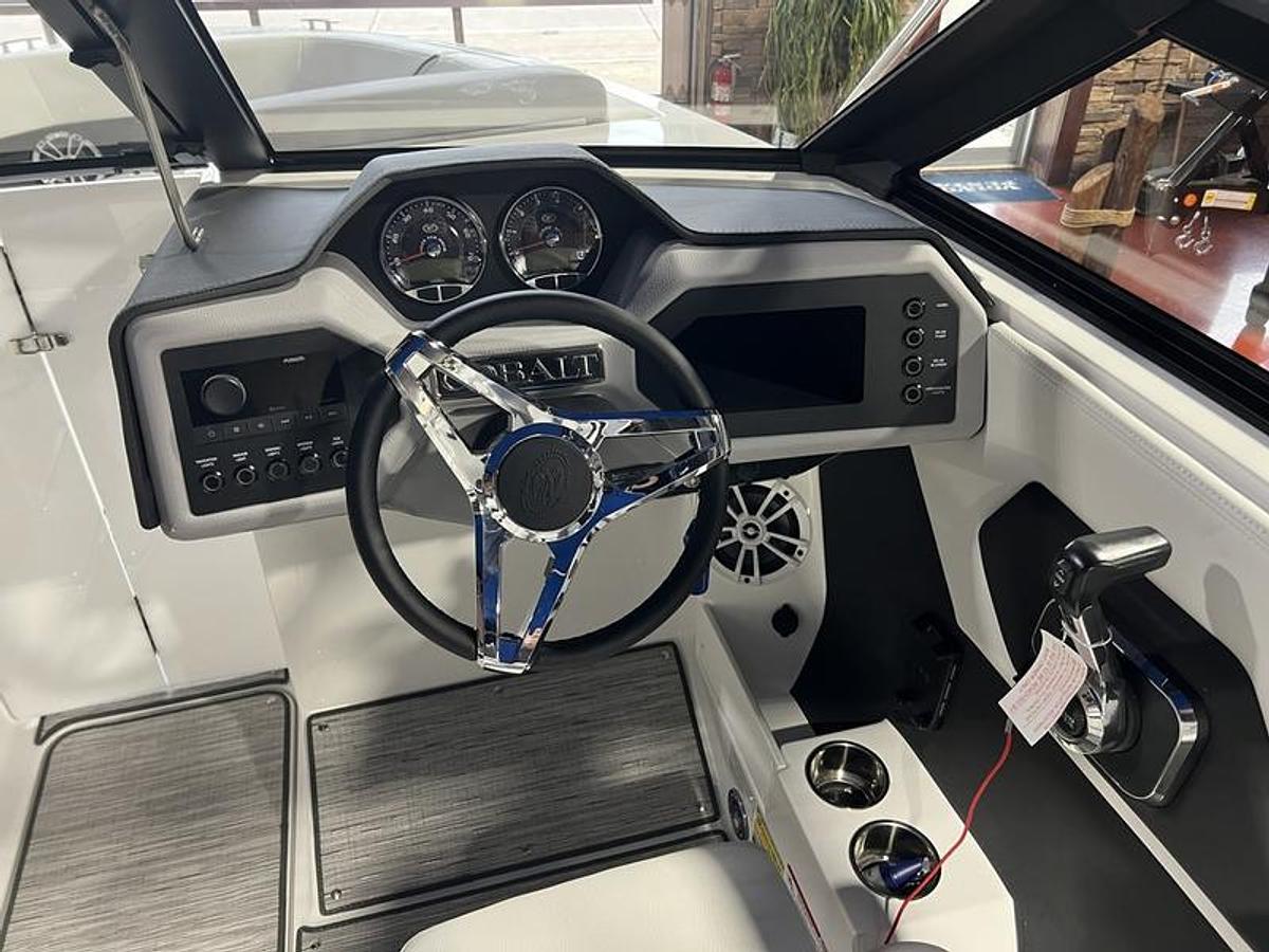 2025 Cobalt Boats CS23