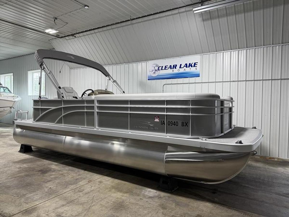 Used 2023 Bennington 22 SL