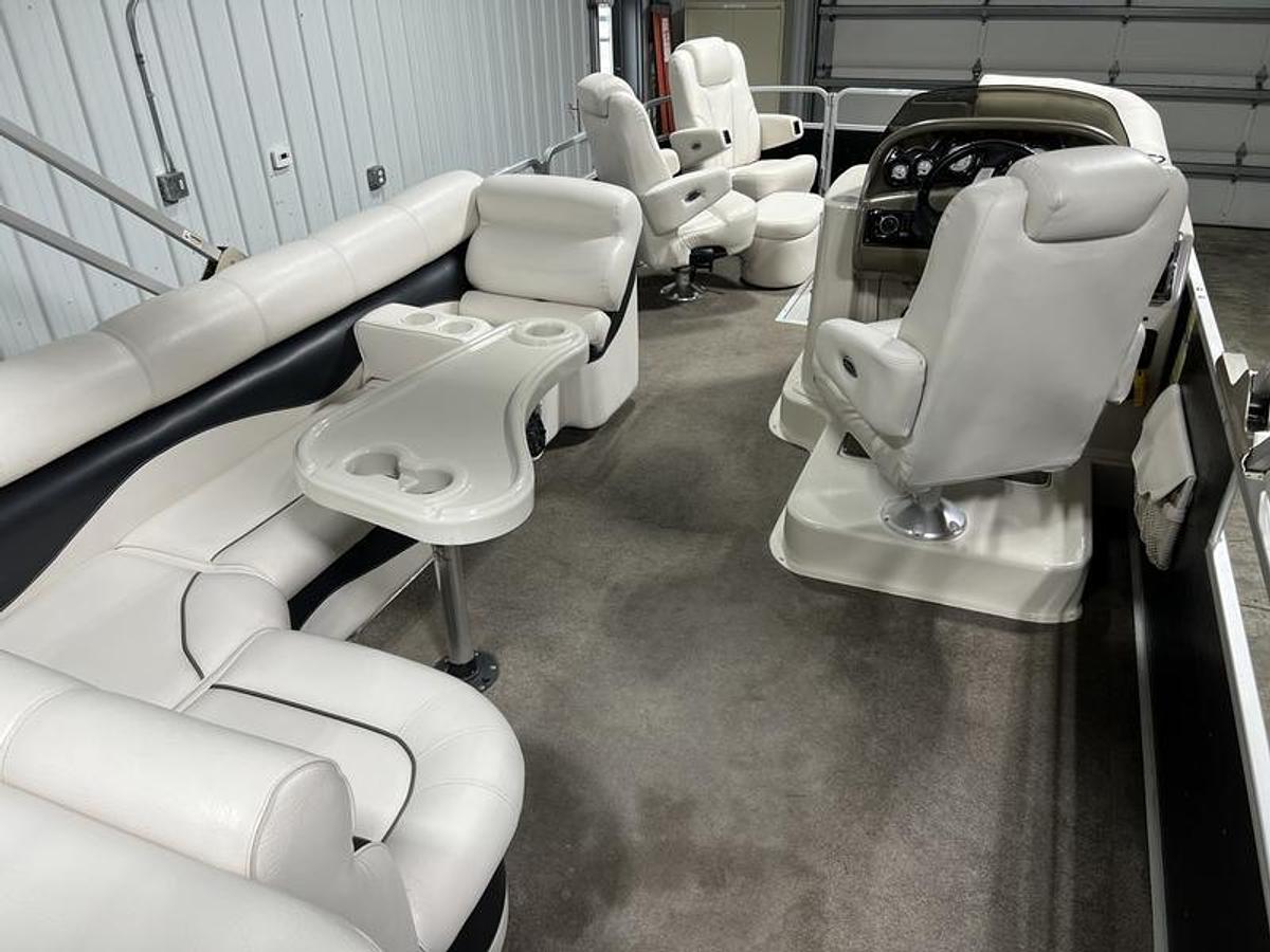 Used 2010 Premier 225 SUNSATION LTD