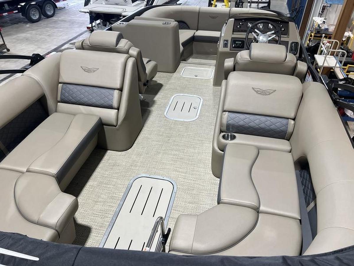 Used 2024 Bennington 23 LTFB