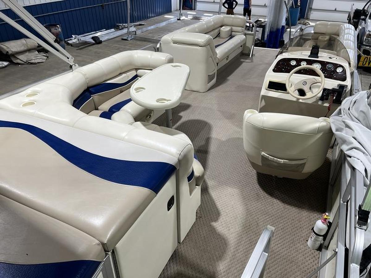 Used 2003 Bennington 2275 LX