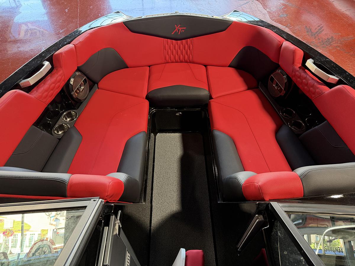 Used 2022 Mastercraft XT24
