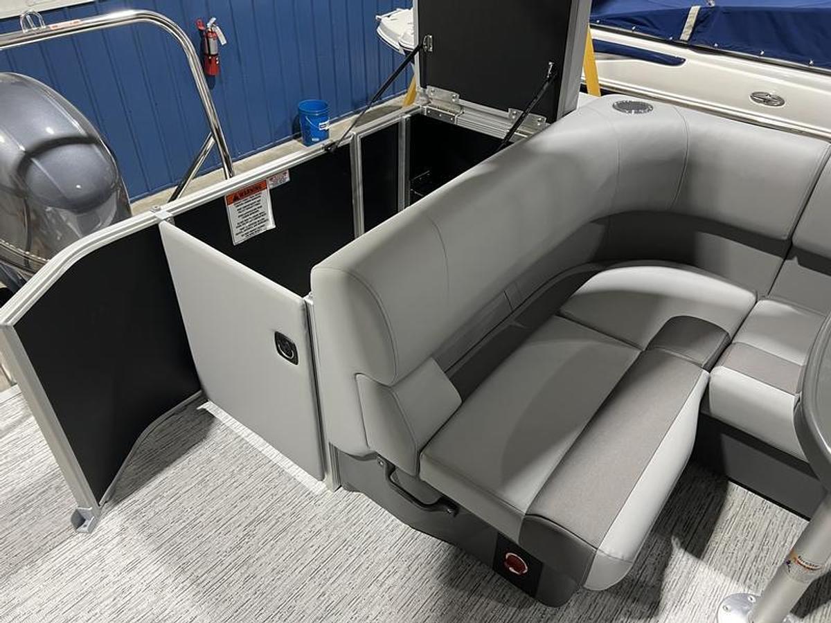 2025 Bennington 23 SL