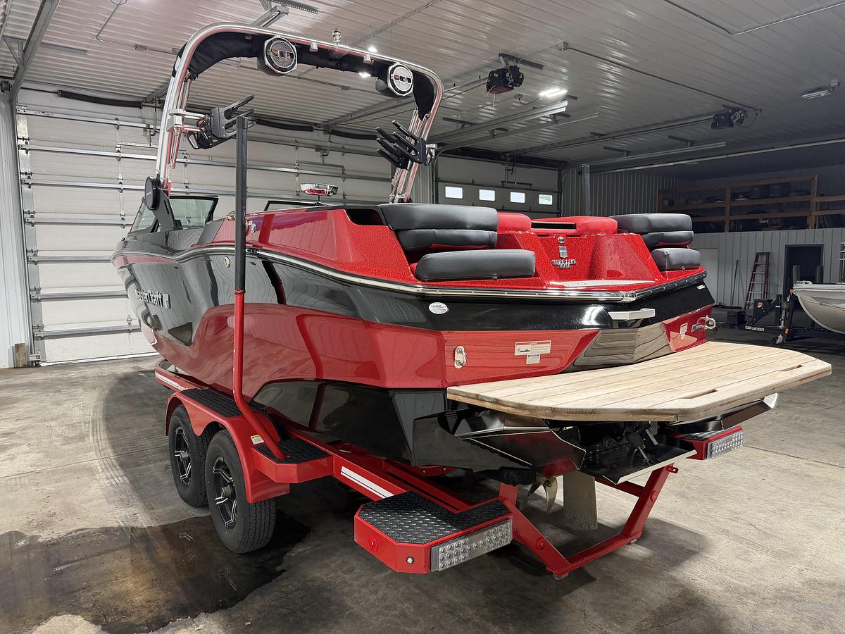 Used 2022 Mastercraft XT24