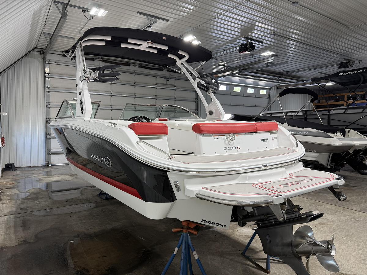 Used 2020 Cobalt Boats 220S BR