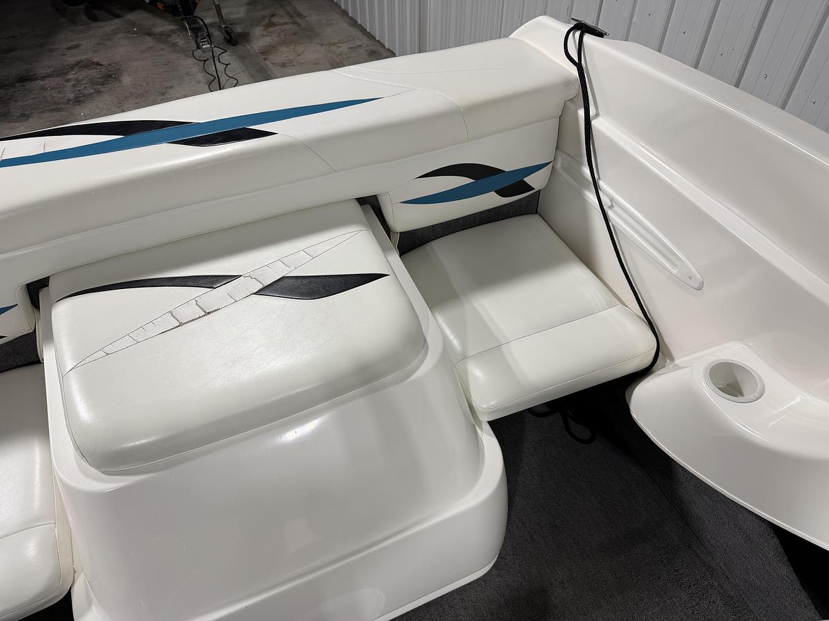 Used 2000 Wellcraft 200 SS