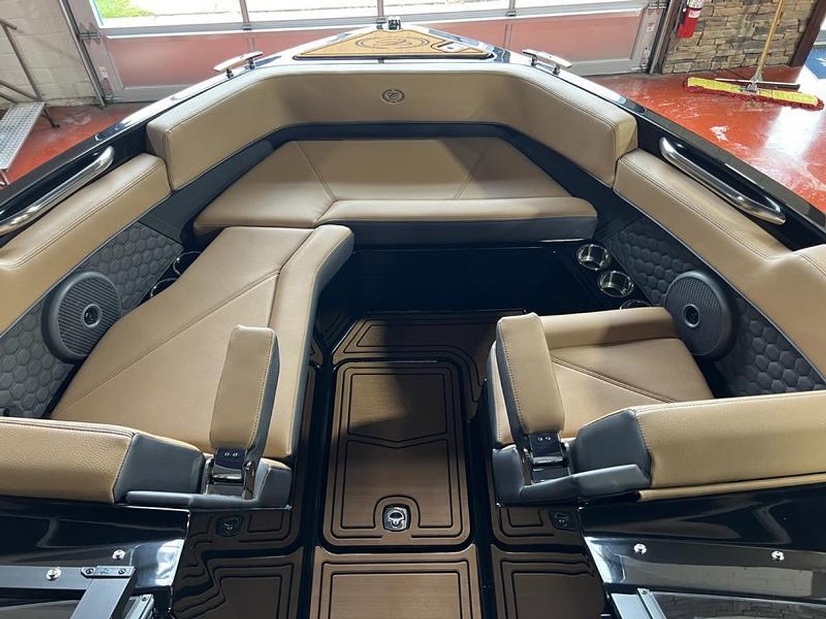 2026 Cobalt Boats R6 Surf