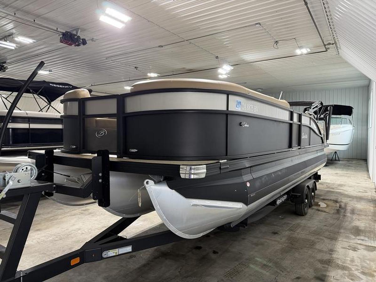 Used 2022 BARLETTA C24UC