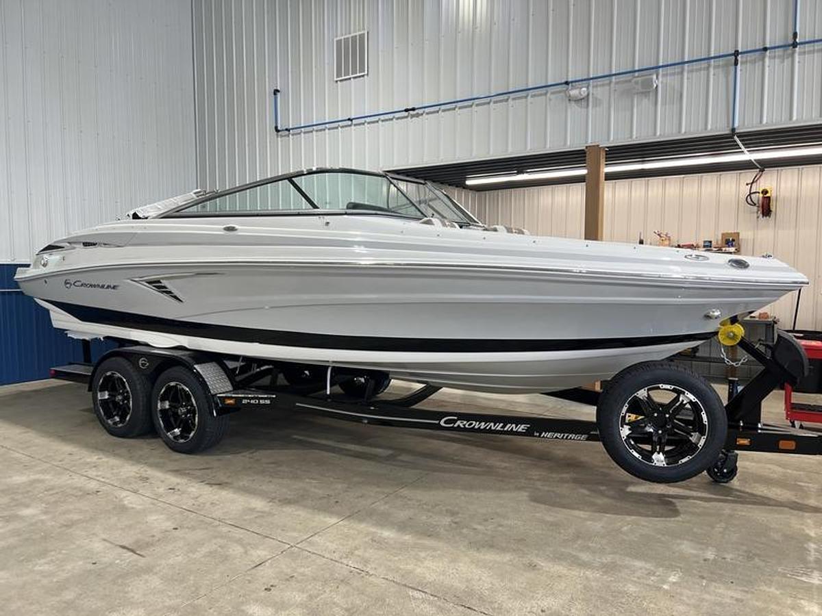 2024 Crownline 240 SS