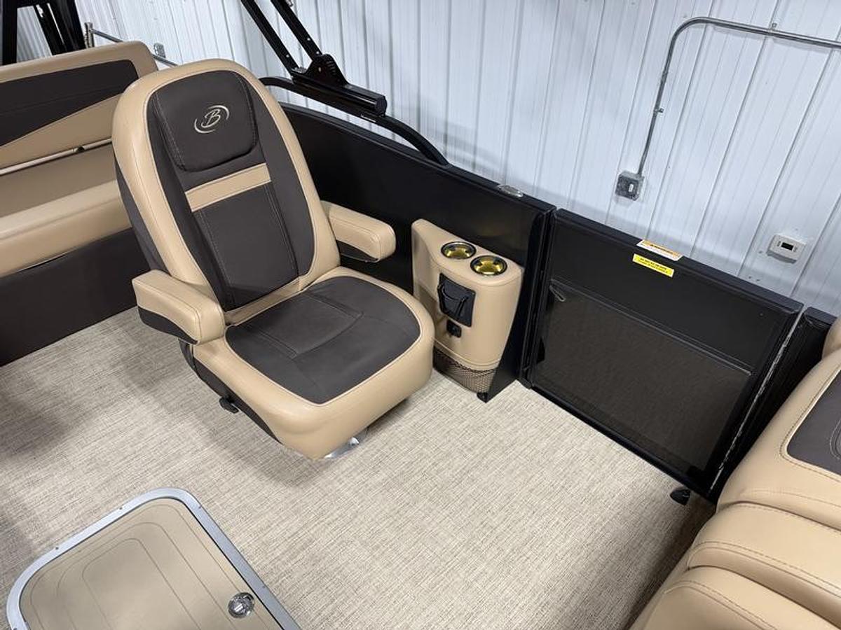 Used 2022 BARLETTA C24UC