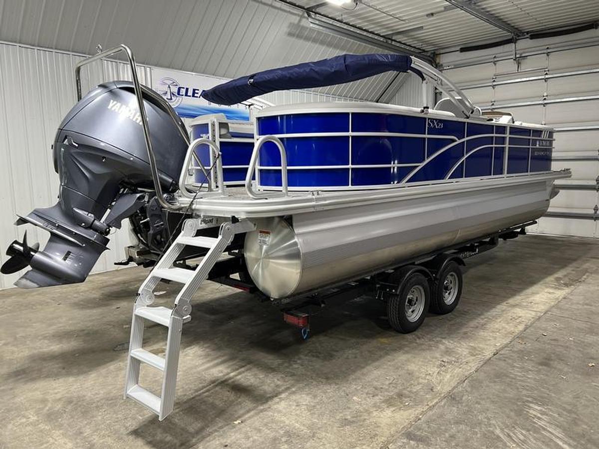 Used 2024 Bennington 23 SXSR