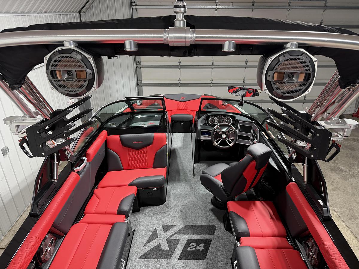 Used 2022 Mastercraft XT24