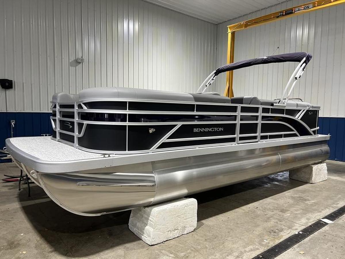 2025 Bennington 23 SL