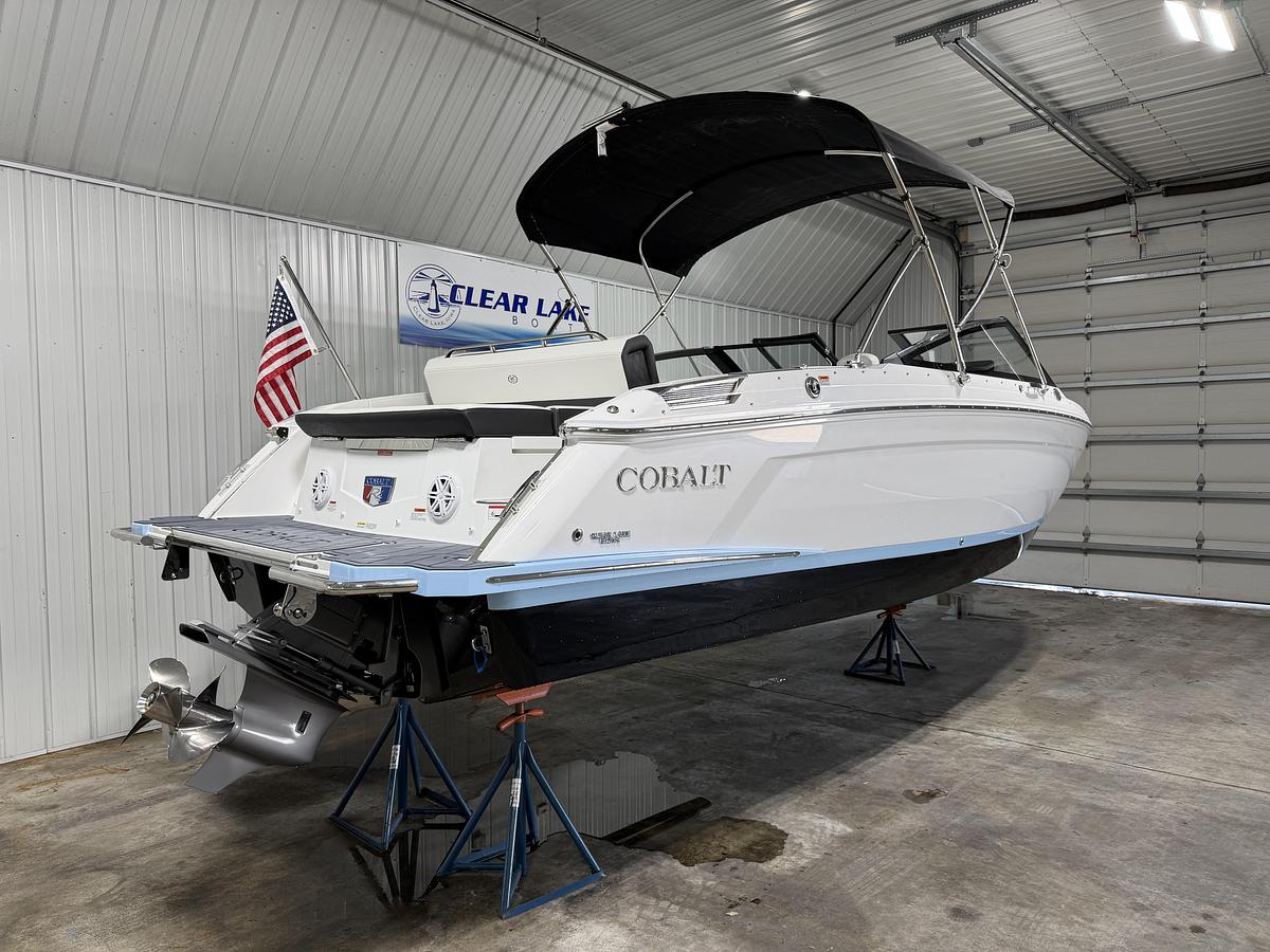 2027 Cobalt Boats R4