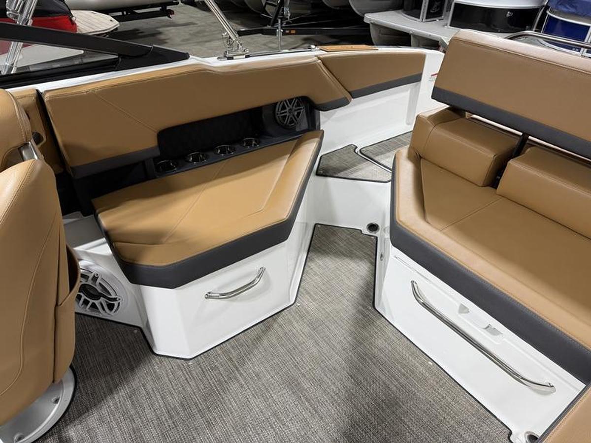 2026 Cobalt Boats R4