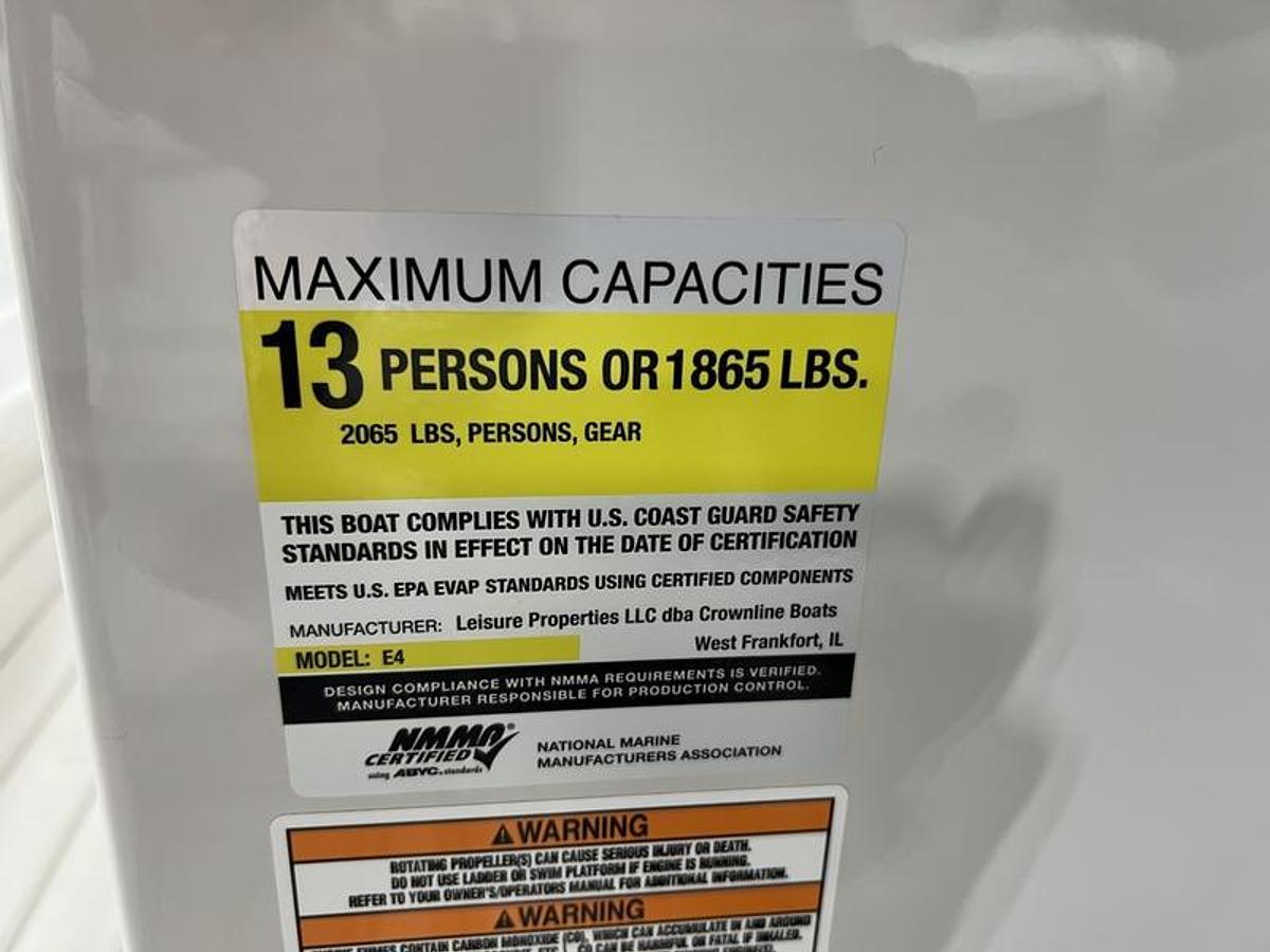 Used 2017 Crownline E4