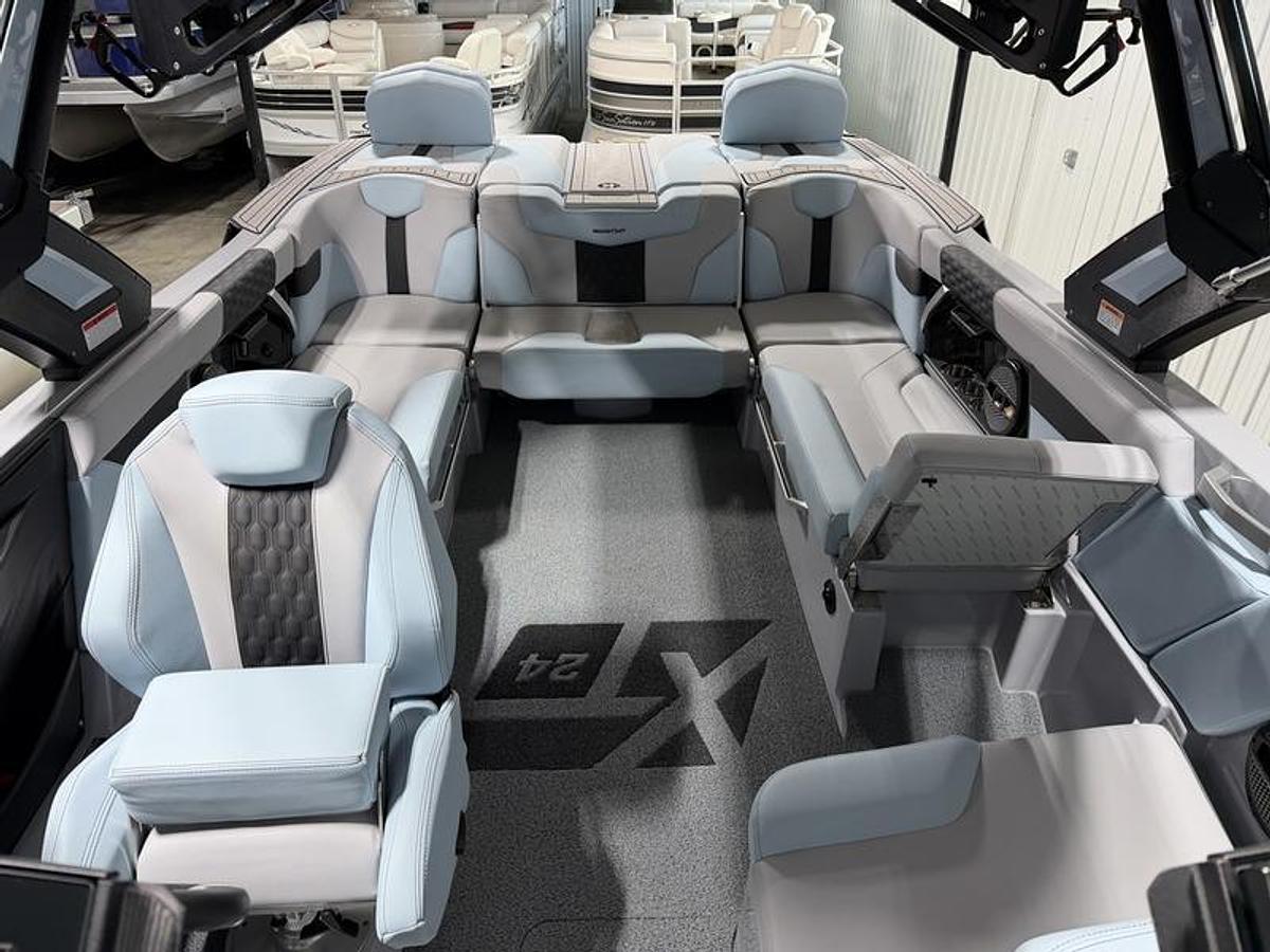 Used 2023 MasterCraft XT24