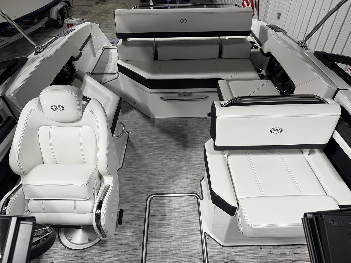 2027 Cobalt Boats R4