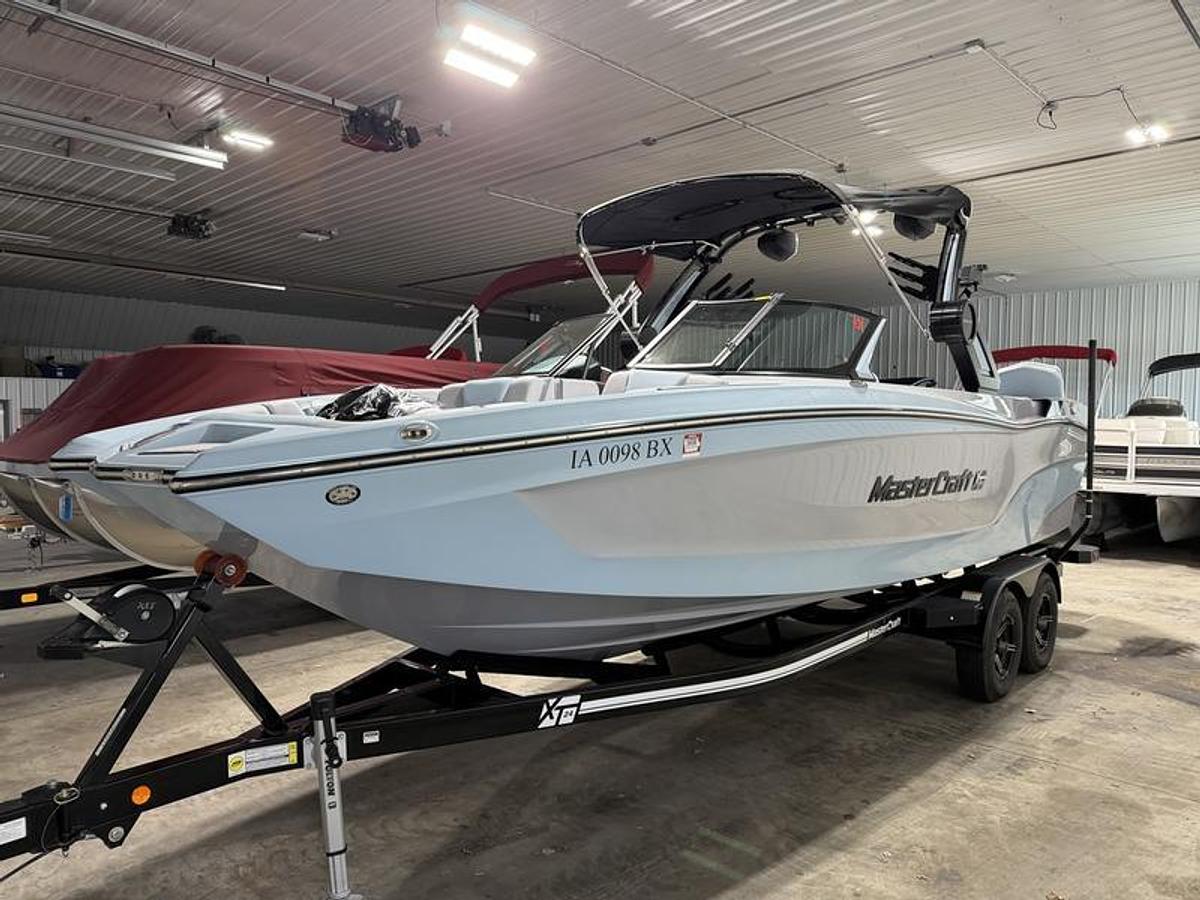 Used 2023 MasterCraft XT24