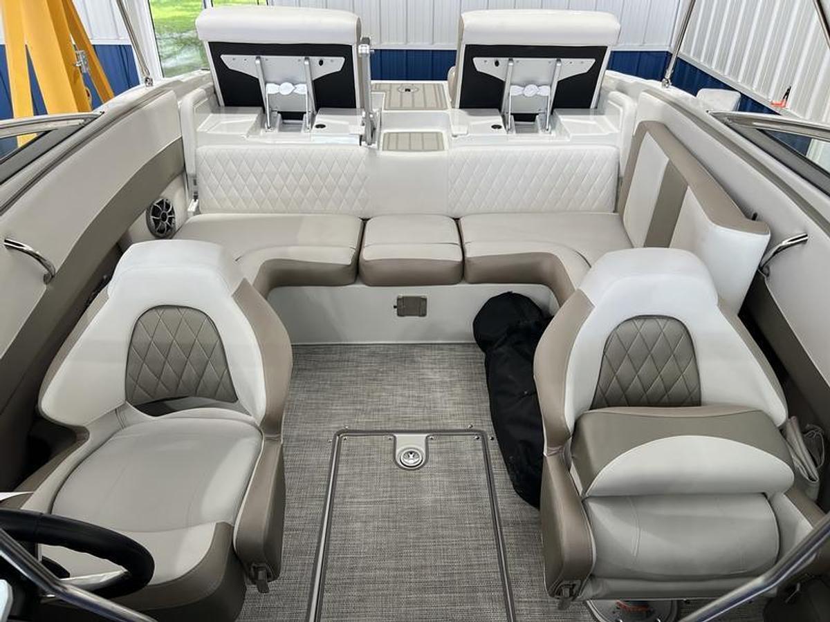 2024 Crownline 240 SS