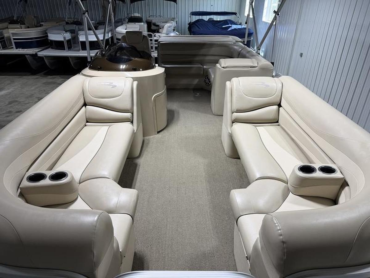 Used 2014 Bennington 2275 GL