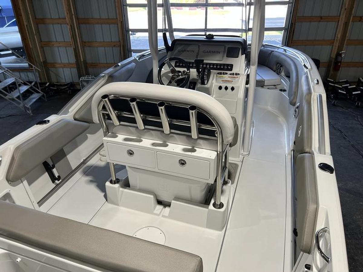 2024 Finseeker 210 FS