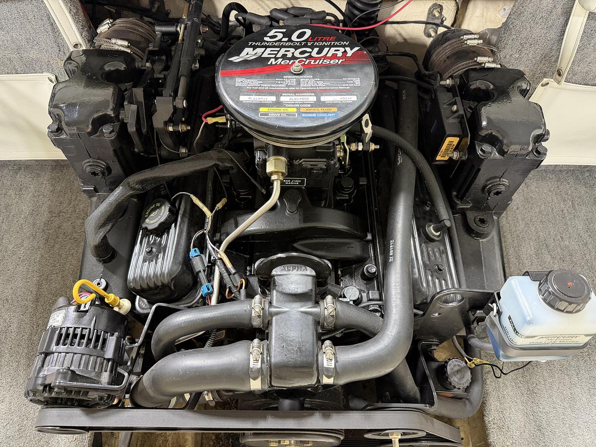 Used 2000 Wellcraft 200 SS