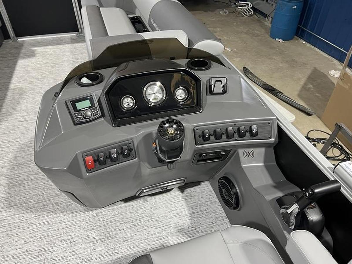 2025 Bennington 23 SL