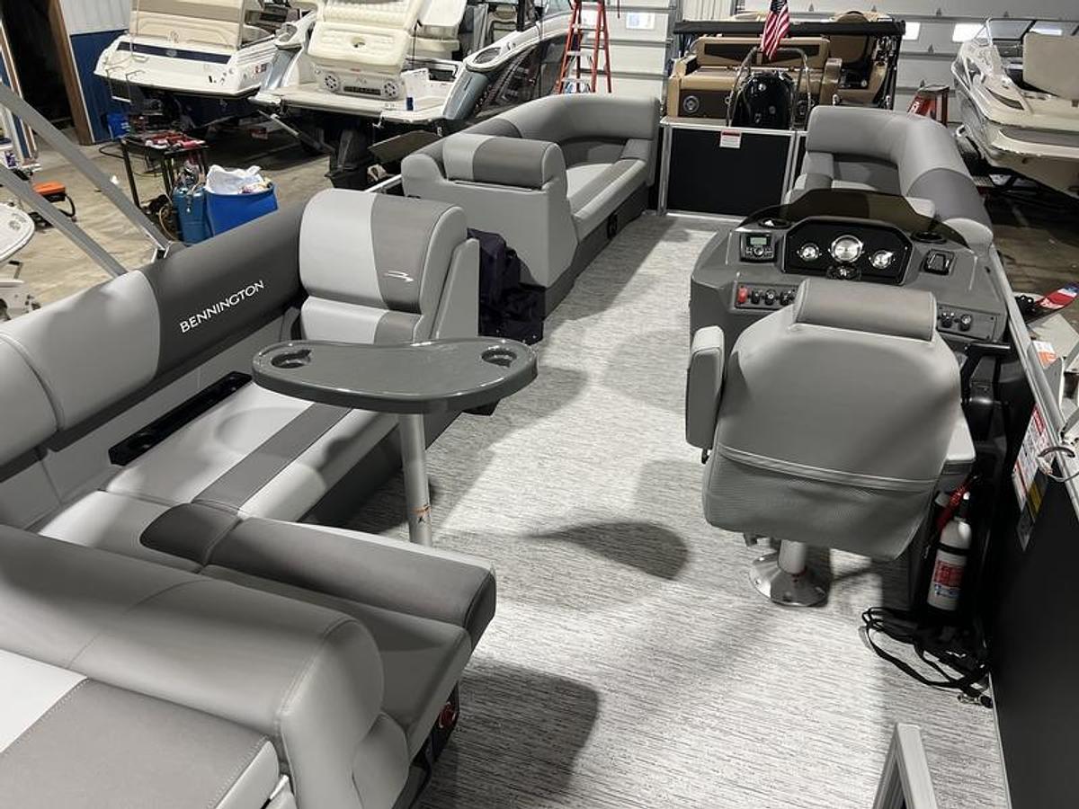 2025 Bennington 23 SL