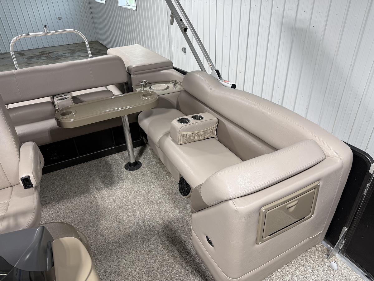Used 2011 Premier 250 Grand Isle I/O